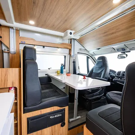Van Ski & Chill - Au Pied Des Pistes De Val Thorens Campsite